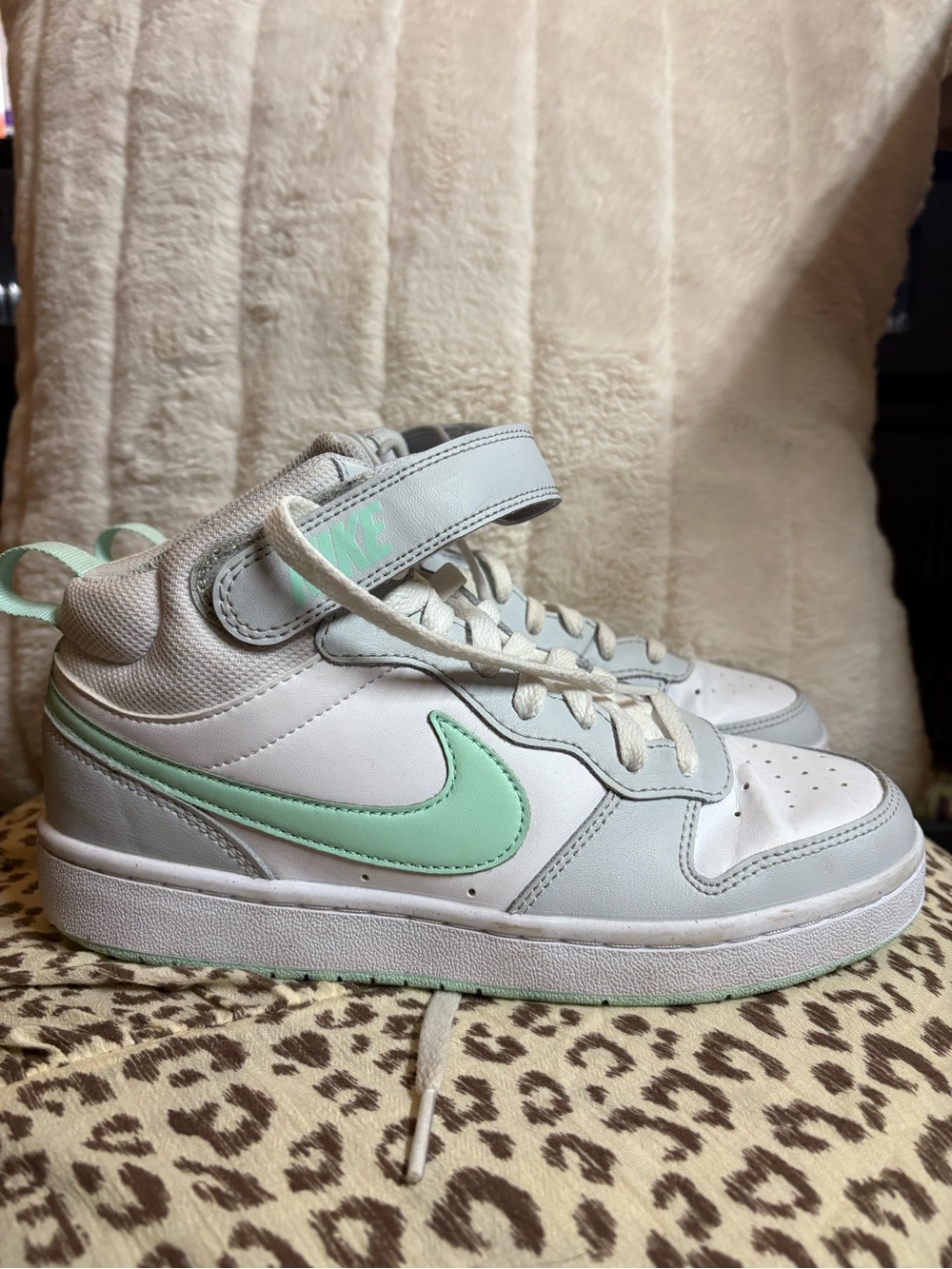 Nike Kids Mid-Top Sneakers in Mint and White